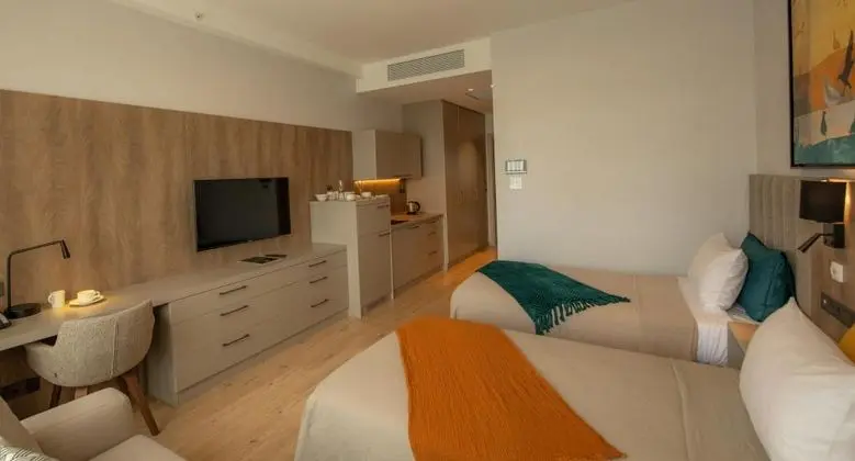 Twin, Şehir Manzaralı