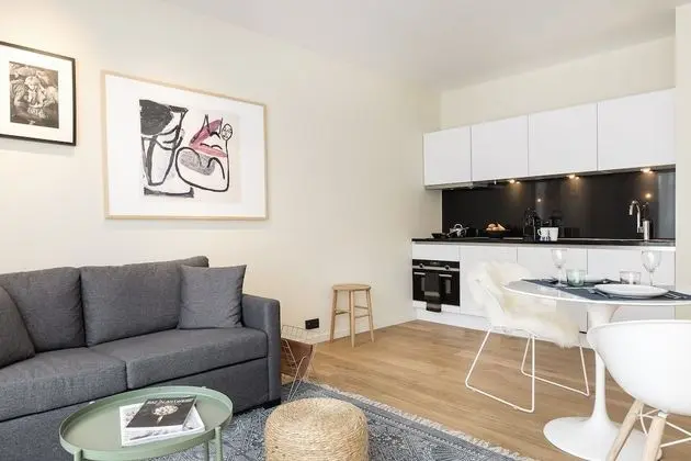 Penthouse Studio, Kitchen