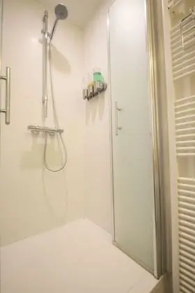 Deluxe Tek Büyük Yataklı Oda (MAS)