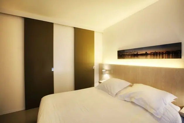 Deluxe Tek Büyük Yataklı Oda (MAS)