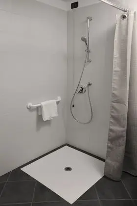 Basic Tek Büyük Yataklı Oda