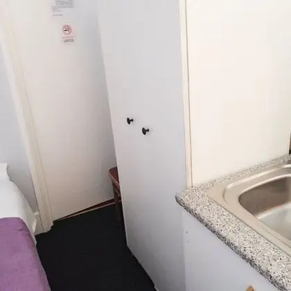 Tek Kişilik Oda, Ortak Banyo