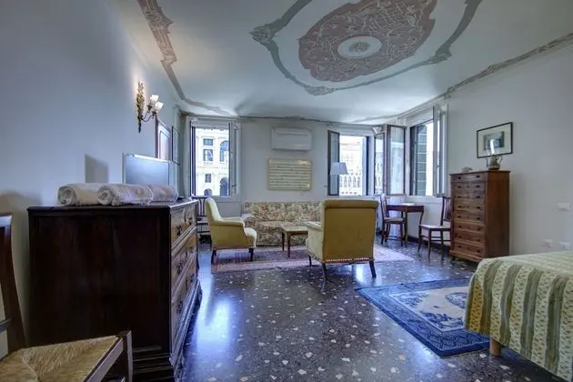 Apart Daire, 2 Yatak Odası, Kanal Manzaralı