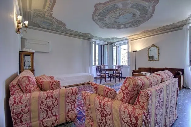 Apart Daire, 2 Yatak Odası, Kanal Manzaralı