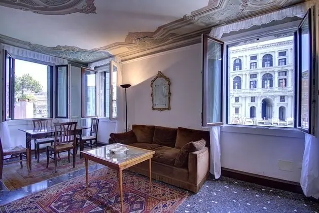 Apart Daire, 2 Yatak Odası, Kanal Manzaralı