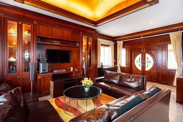 Classic Villa