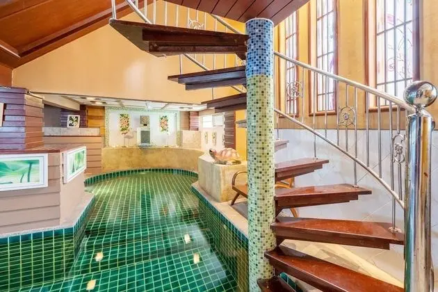 Classic Villa