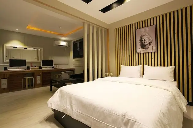 Oda (Special room (2PC Netflix available))