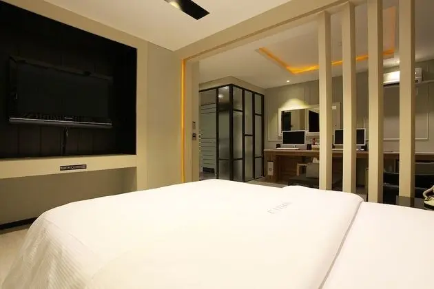 Oda (Special room (2PC Netflix available))