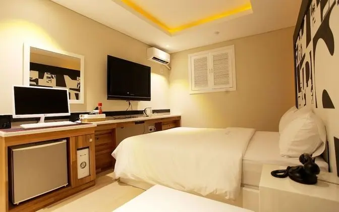 Oda (Standard room (1 PC Netflix available)