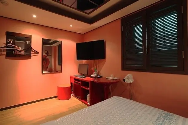 Oda (Semi-Special Room (Netflix available))