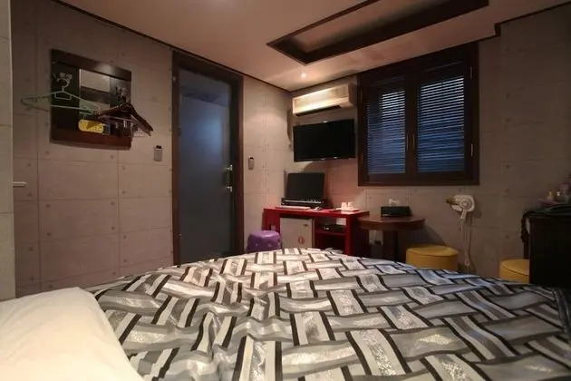 Oda (Semi-Special Room (Netflix available))