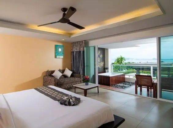 Deluxe Jacuzzi Sea View