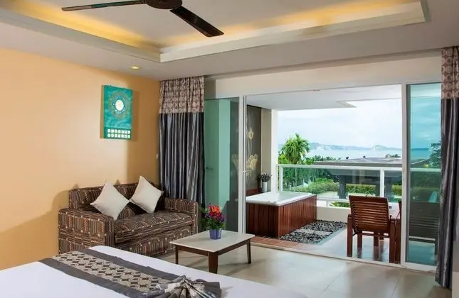 Deluxe Jacuzzi Sea View