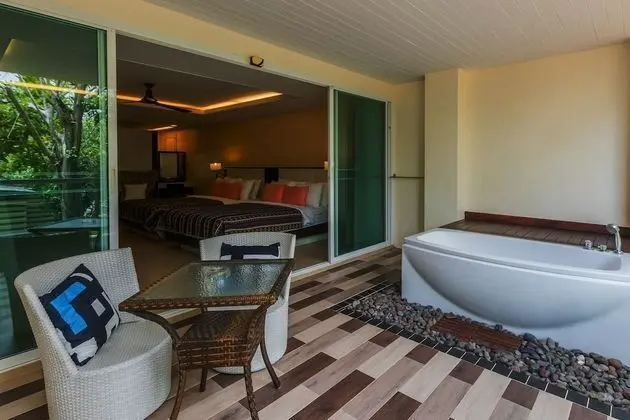 Deluxe Room 2 Queen Beds