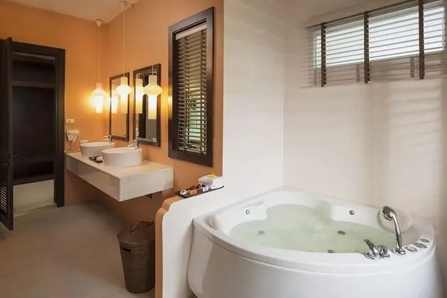 Jacuzzi villa