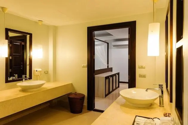 One Bedroom Jacuzzi Villa