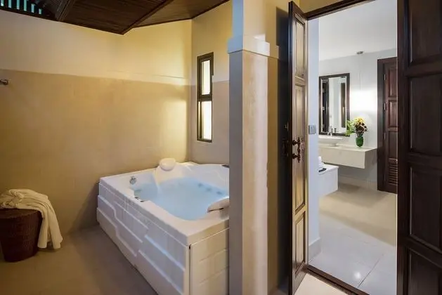 One Bedroom Jacuzzi Villa