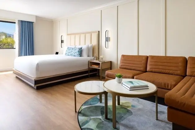 Standard Room, 1 King Bed