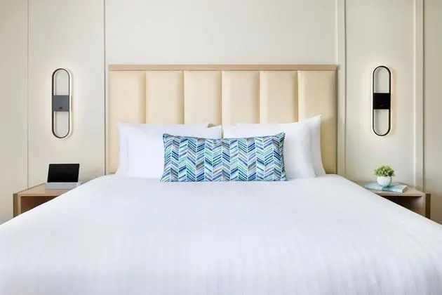 Standard Room, 1 King Bed