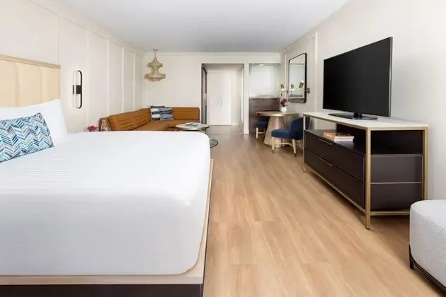 Standard Room, 1 King Bed