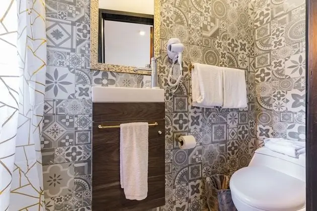 Business Tek Büyük Yataklı Oda