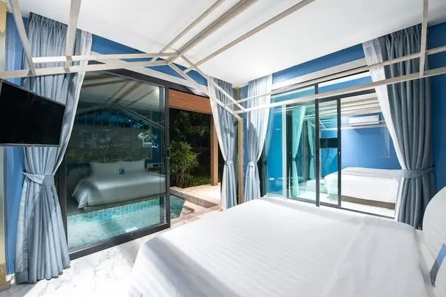 Suite Grand Pool Stone