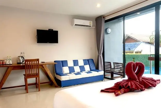 Pool-Access Room