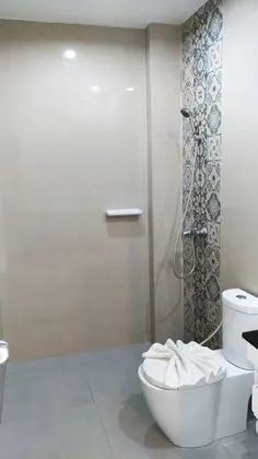 Pool-Access Room