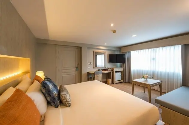 Deluxe Oda, Havuz Manzaralı