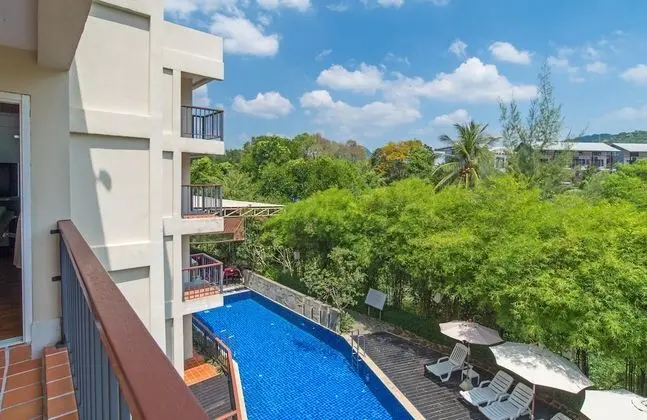 Deluxe Oda, Havuz Manzaralı