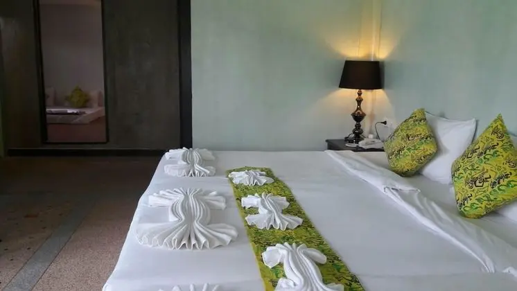 Family Room (1 Double Bed with 2 Mattresses in Connecting Room)