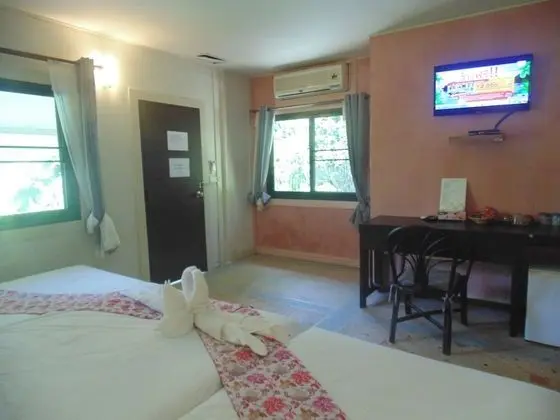 Family Room (1 Double Bed with 2 Mattresses in Connecting Room)