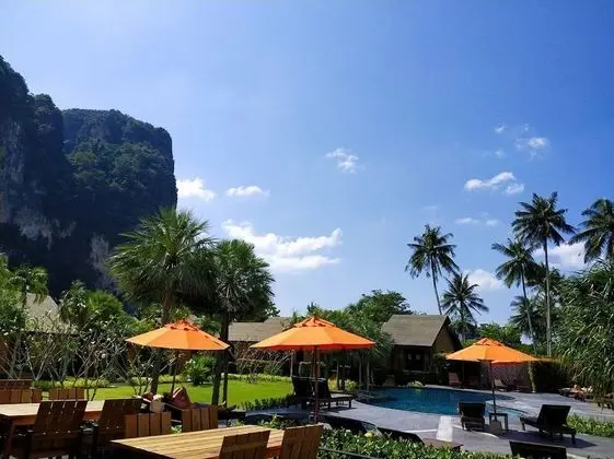 Deluxe Twin Room with Mountain View