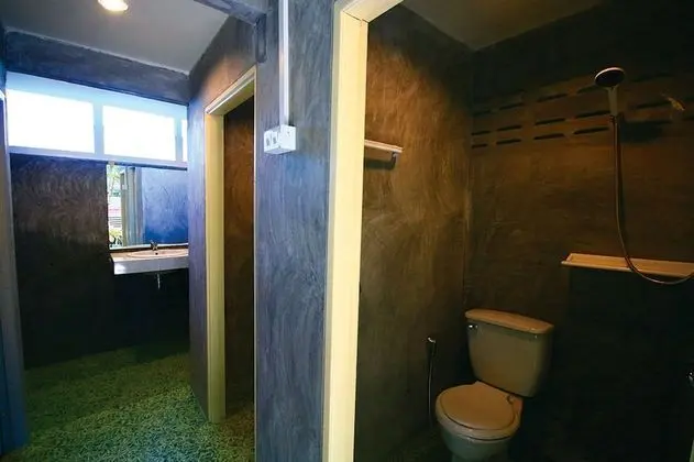 12-Bed Mixed Dormitory