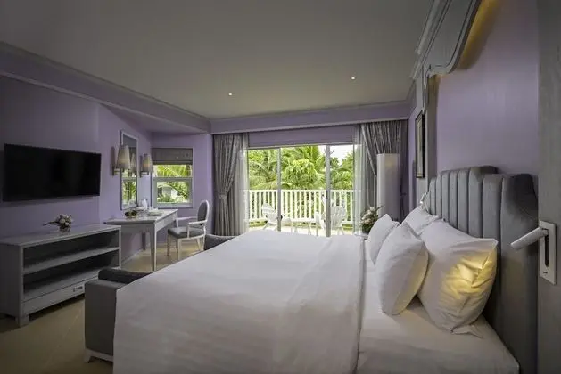 Grand Superior Garden View