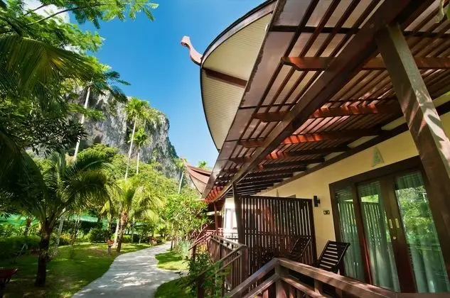 Villa (Gloriyo Hillside)