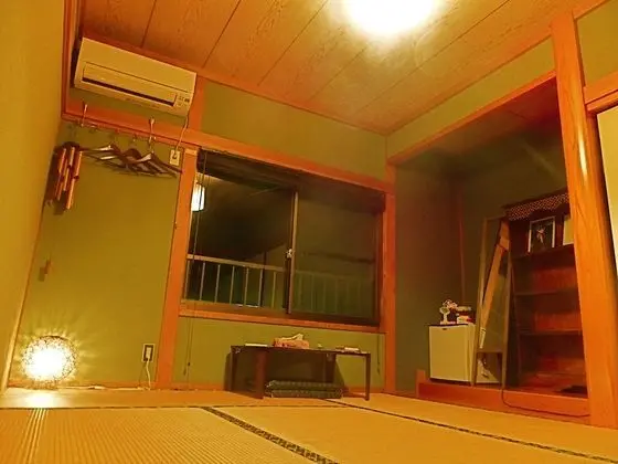 Basic İki Ayrı Yataklı Oda, Ortak Banyo