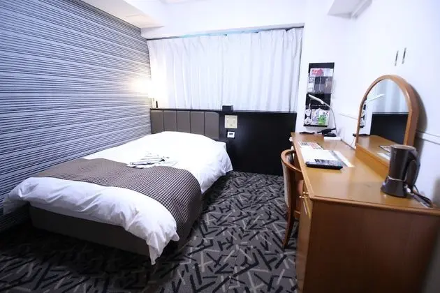 Tek Kişilik Oda, Sigara İçilebilir