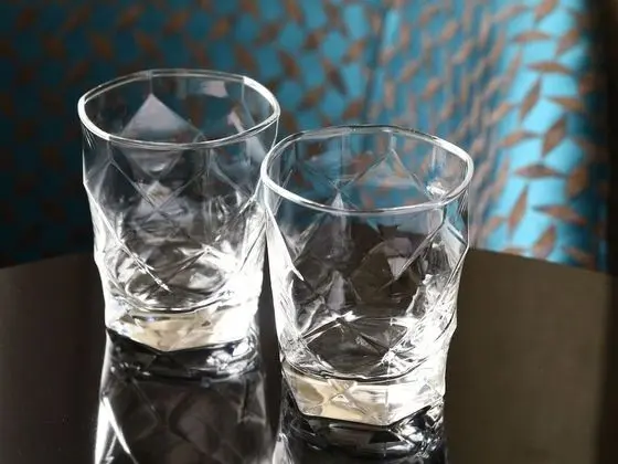 Tek Kişilik Oda, Sigara İçilmez