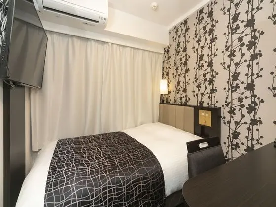 Tek Kişilik Oda, 1 Tek Kişilik Yatak, Sigara İçilebilir