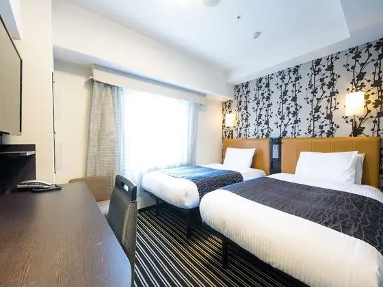 İki Ayrı Yataklı Oda, Sigara İçilmez