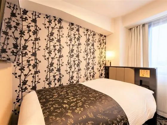 Tek Kişilik Oda, Sigara İçilmez