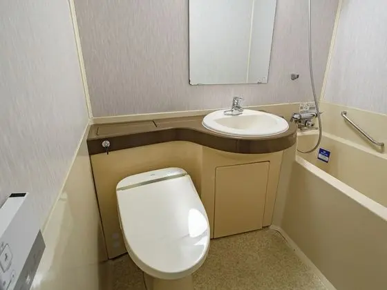 İki Ayrı Yataklı Oda, Sigara İçilebilir