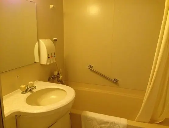 İki Ayrı Yataklı Oda, Sigara İçilmez