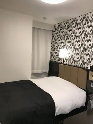 Tek Kişilik Oda, Sigara İçilebilir