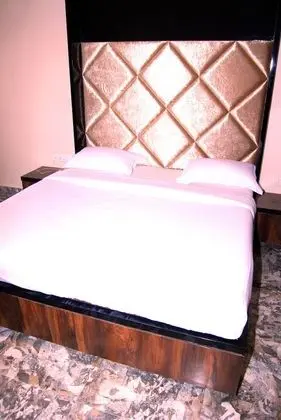 Premium Tek Büyük Yataklı Oda