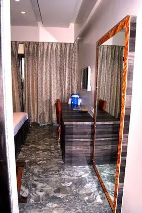 Premium Tek Büyük Yataklı Oda