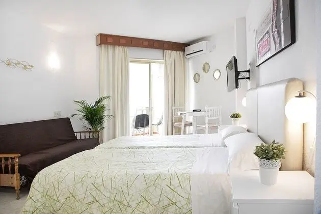 Stüdyo (2 Adults & 1 Child)