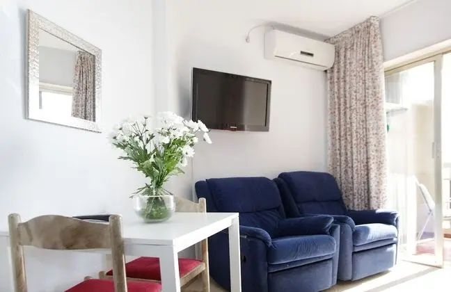 Stüdyo (2 Adults & 1 Child)